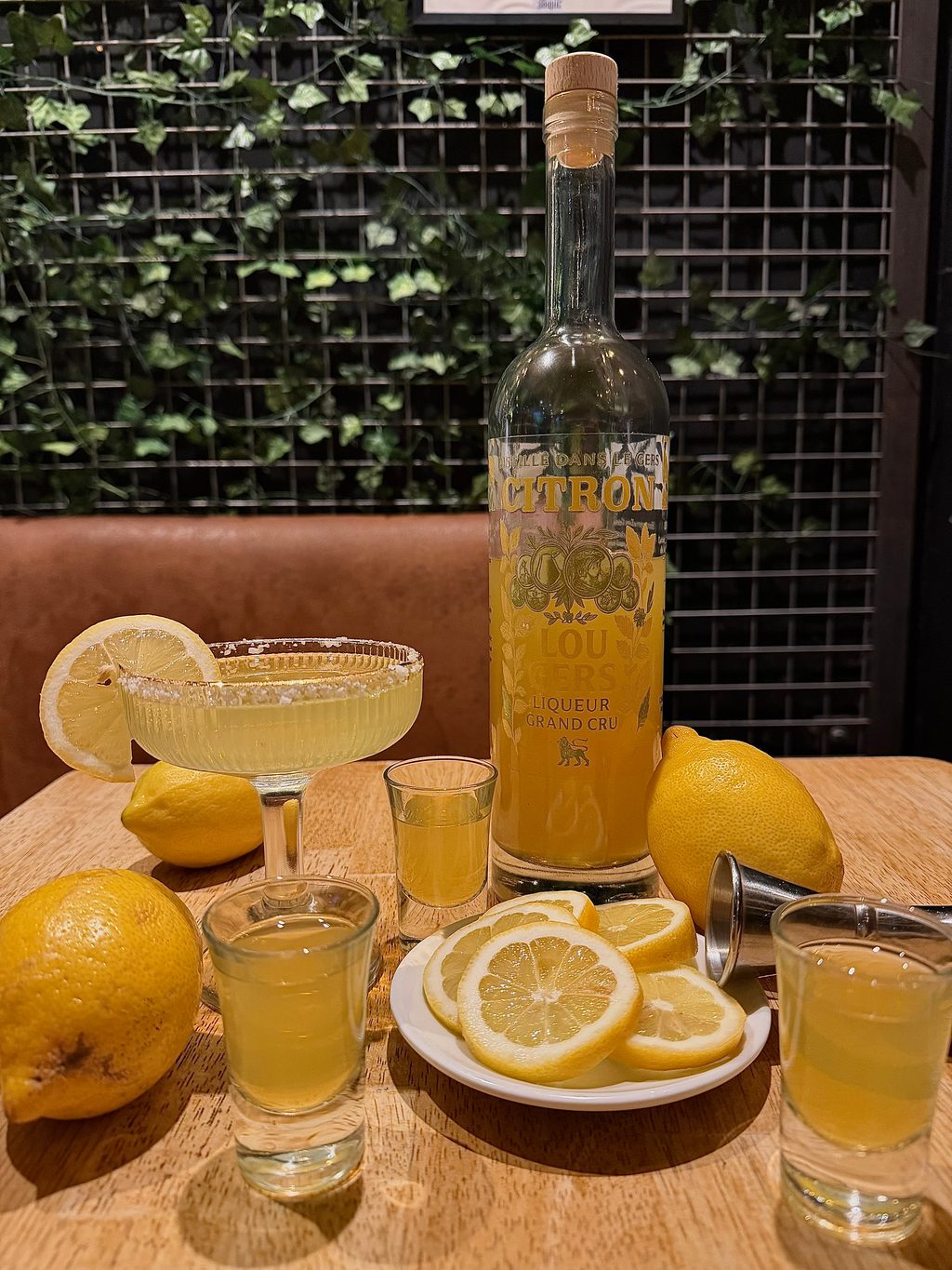 Lou Gers Citron en dégustation, cocktail et citrons frais